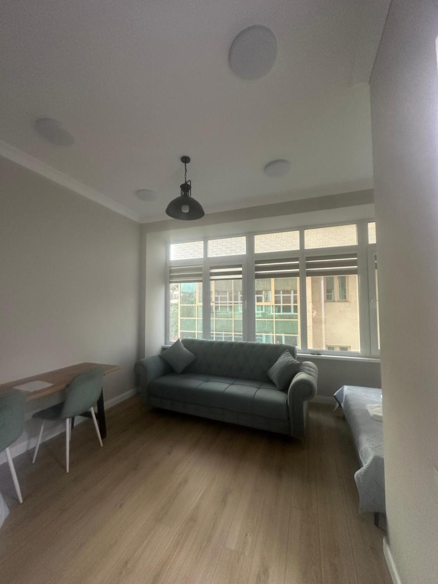 Comfortable Apartment In Central Of Almaty Eksteriør billede