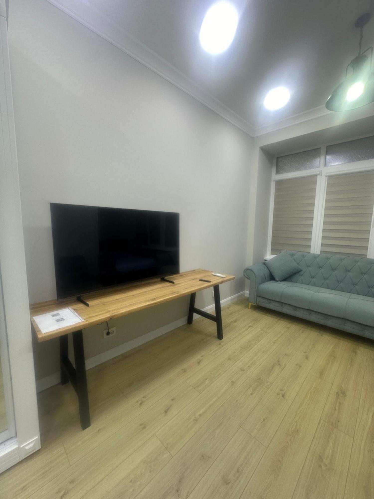 Comfortable Apartment In Central Of Almaty Eksteriør billede